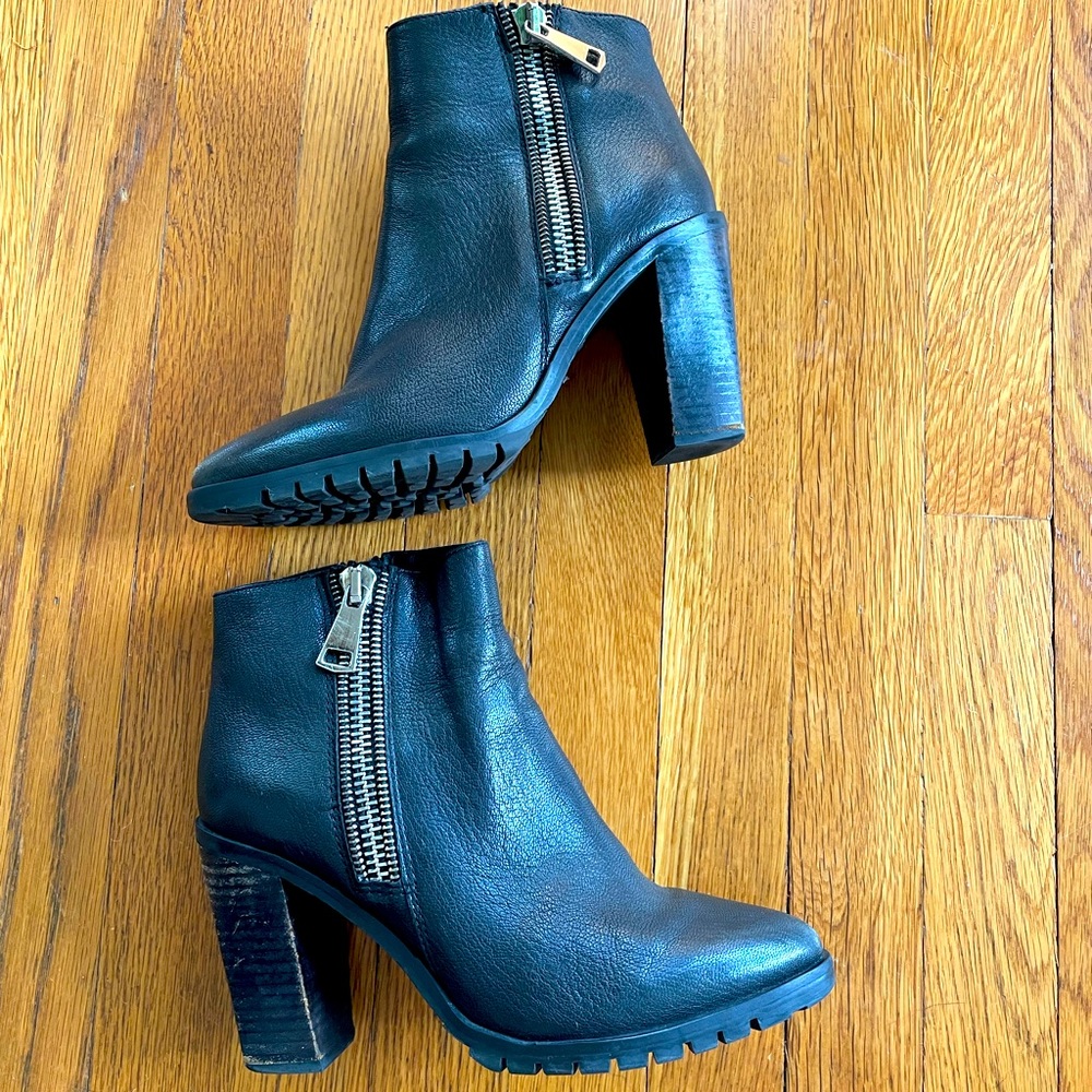 Black Steve madden Koraa booties